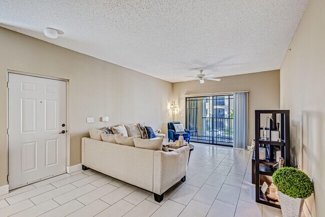 Building Photo - 3019 Alcazar Pl