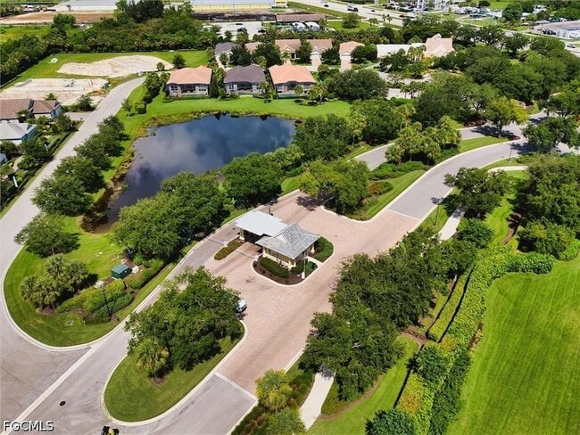 Building Photo - 3210 Cottonwood Bend