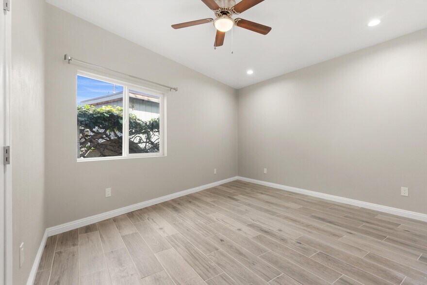 Building Photo - 10508 Mattock Ave