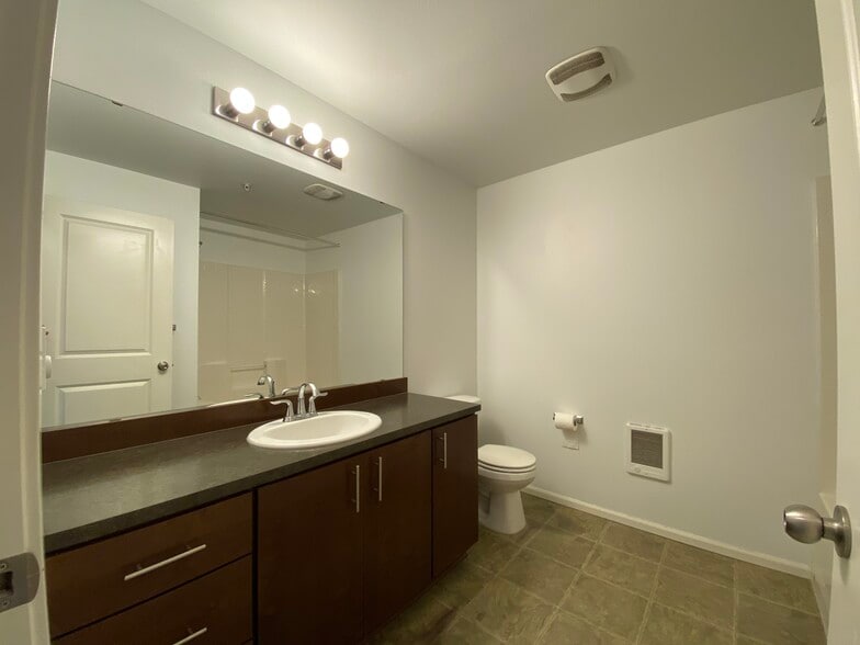 2nd/Guest Bathroom - 15720 Manor Way