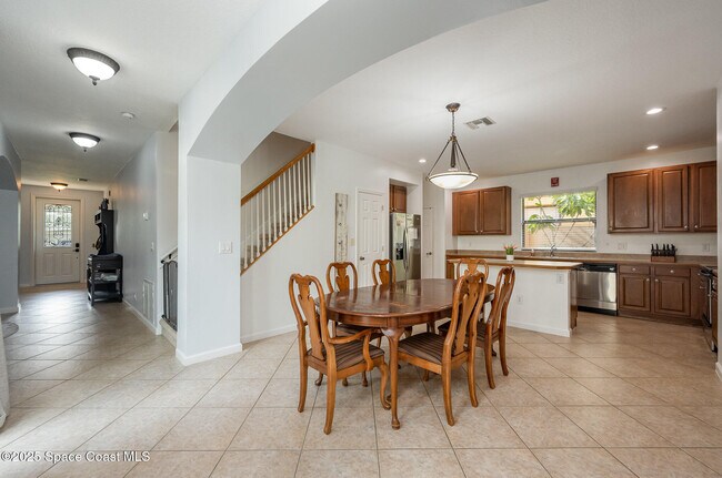 Building Photo - 2842 Glenridge Cir