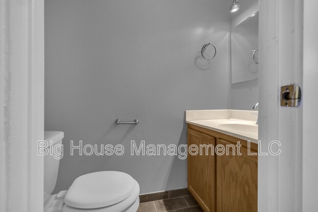 Building Photo - 3387 Ryon Ct