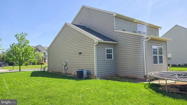 Building Photo - 303 Cloudless Sky Dr