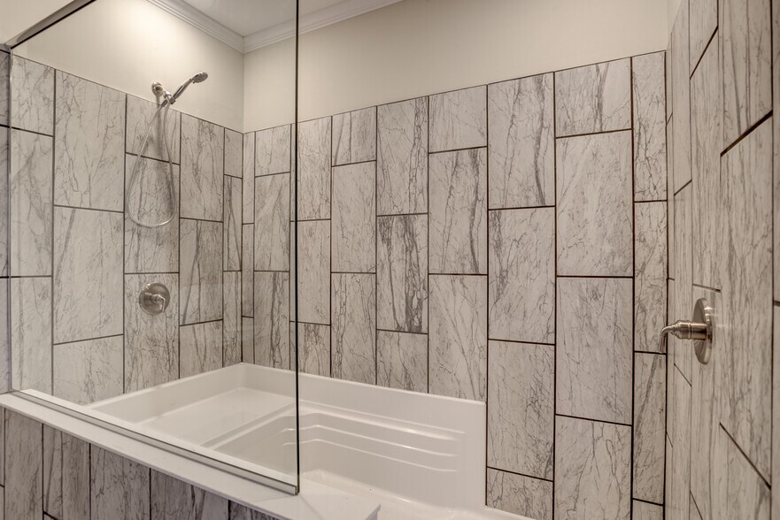 Master walk-in shower with rain-head shower head in ceiling - 265 Lewis Creek Dr