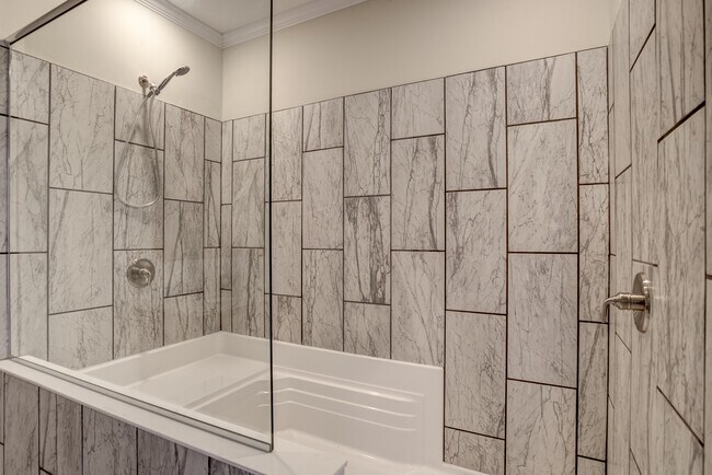 Master walk-in shower with rain-head shower head in ceiling - 265 Lewis Creek Dr