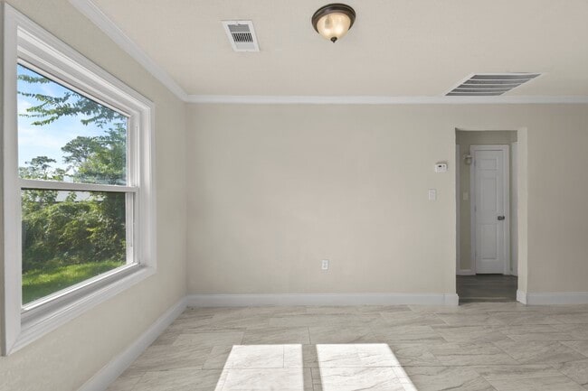 Building Photo - 1033 Cimarron St