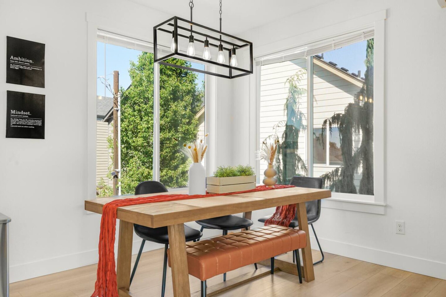 Building Photo - 3309 NE 42nd Pl