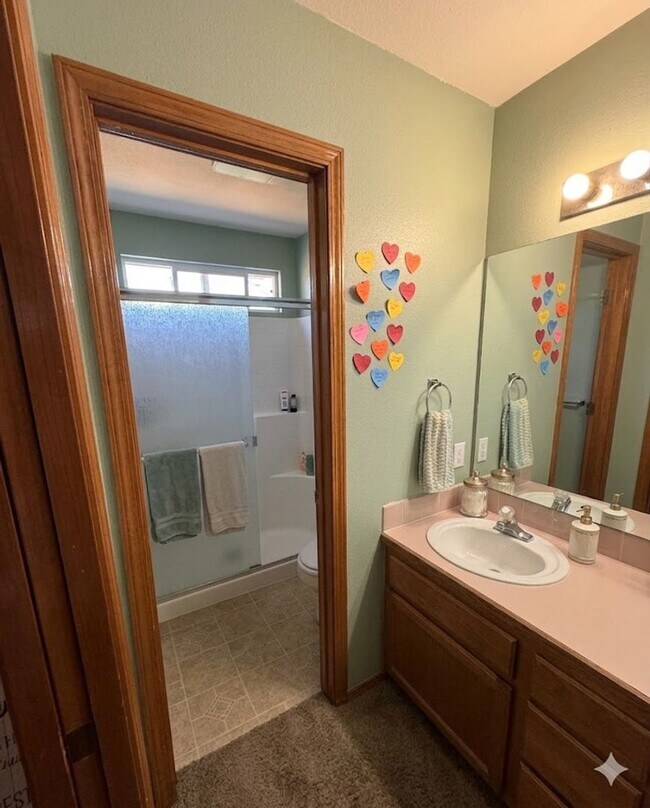 Building Photo - CHARMING & STRESS-FREE LIVING IN NORTHWEST MERIDIAN