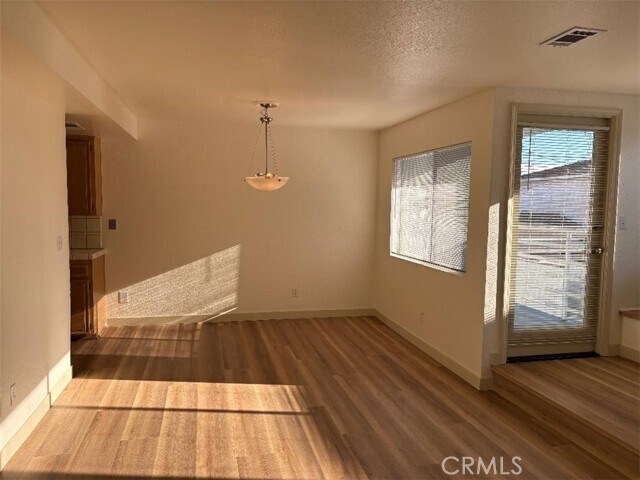 Building Photo - 976 W Hamilton Ave