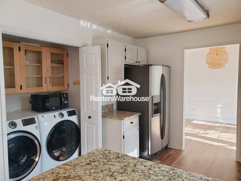 Building Photo - 4935 Tanners Spring Dr