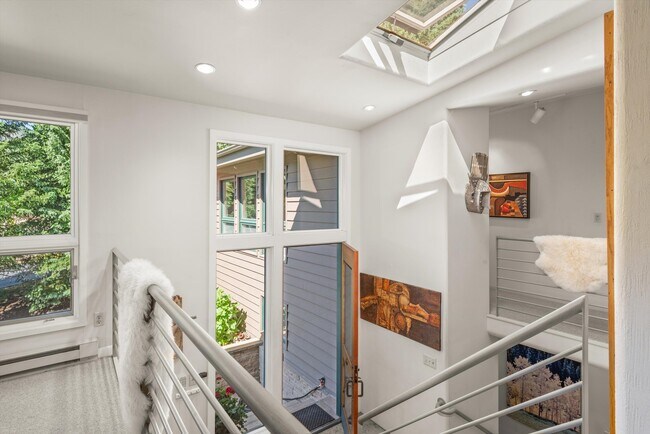 Building Photo - 15 Terrace Dr