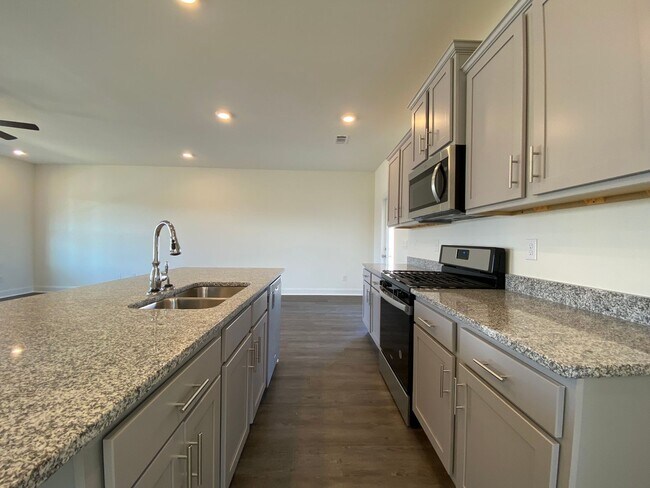 Building Photo - Home for Rent in Pike Road, AL!!! Available to View Now!!!