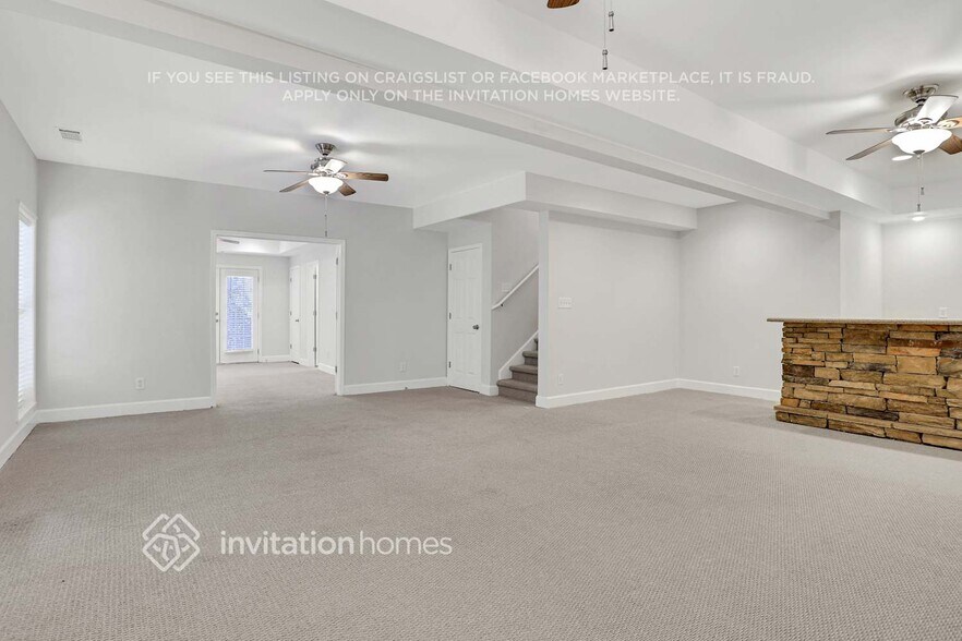 Building Photo - 1240 Oriole Dr SW