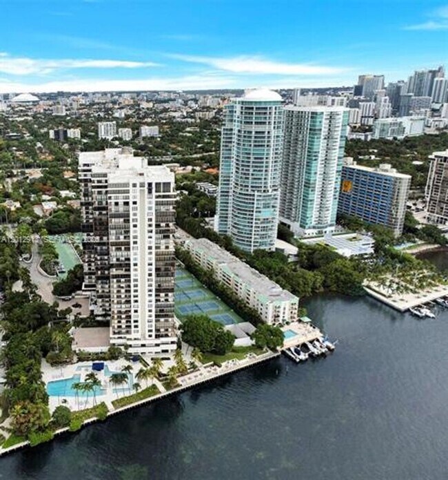 Building Photo - 2333 Brickell Ave