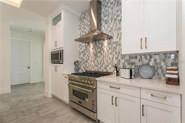 Building Photo - 3611 2nd Ave N