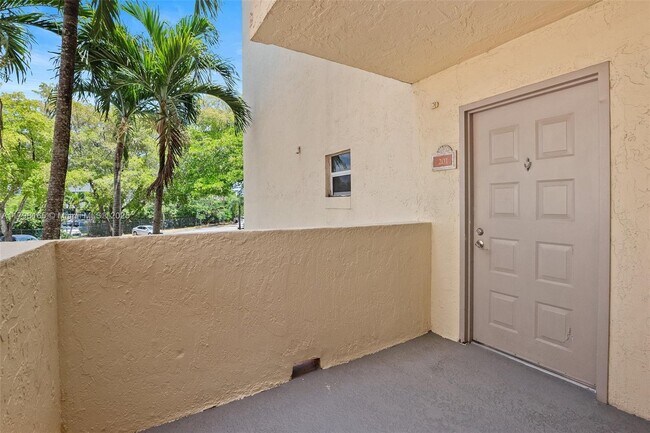 Building Photo - 8373 Lake Dr
