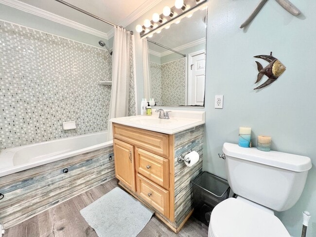 Building Photo - 2 Bed, 2 Bath Condo Near Retro Row!