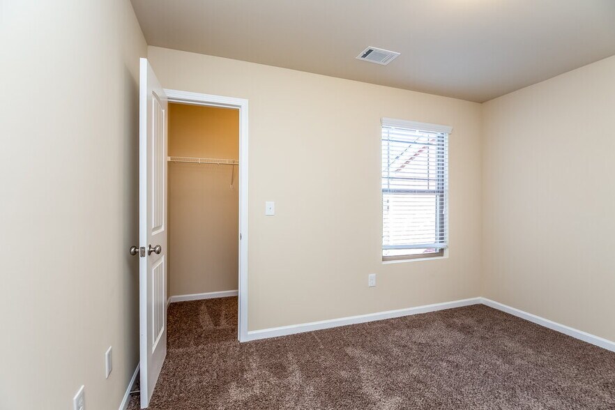Building Photo - 1205 Faye Ct