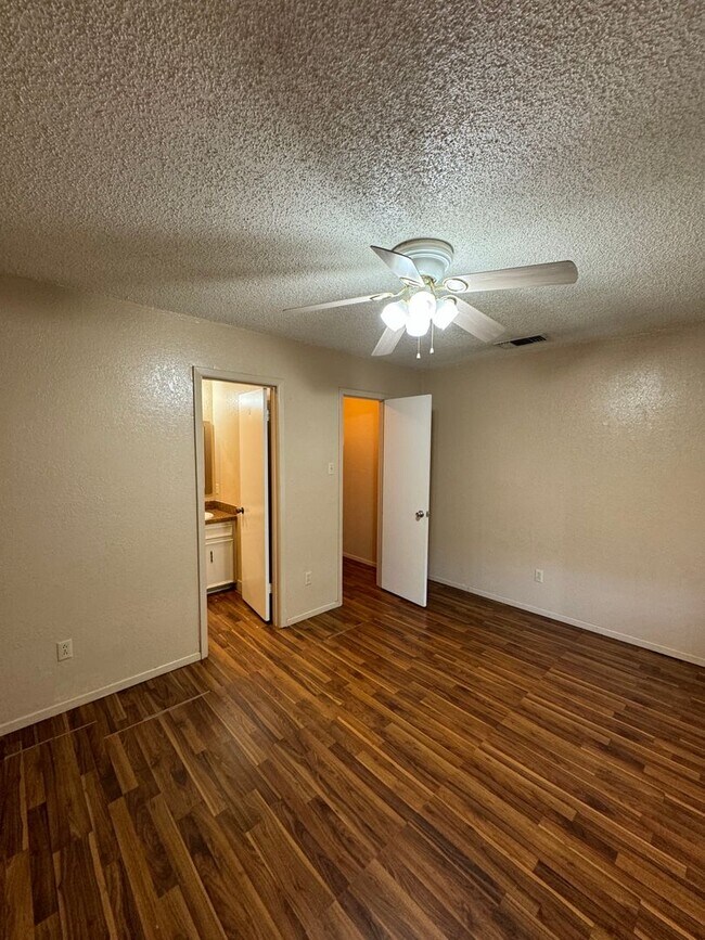Building Photo - MC 7801 Avenue X