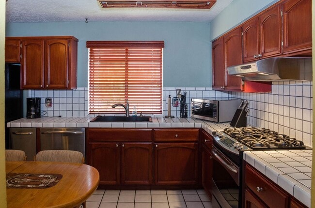 Building Photo - One of a kind Furnished Home with gorgeous back yard!