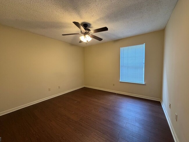 Interior Photo - Peak Apartments