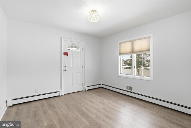 Building Photo - 29 Rolling Ln