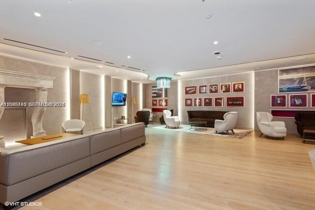 Building Photo - 1000 Brickell Plaza