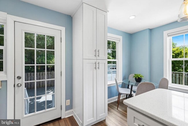 Building Photo - 2613 S Troy St