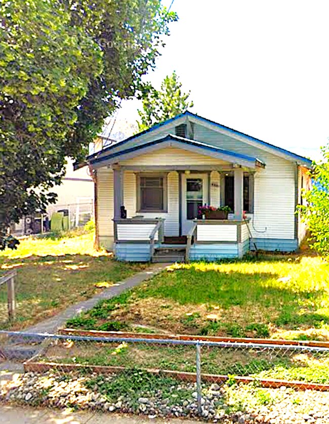 Building Photo - Rare 1 Bedroom House for Rent!