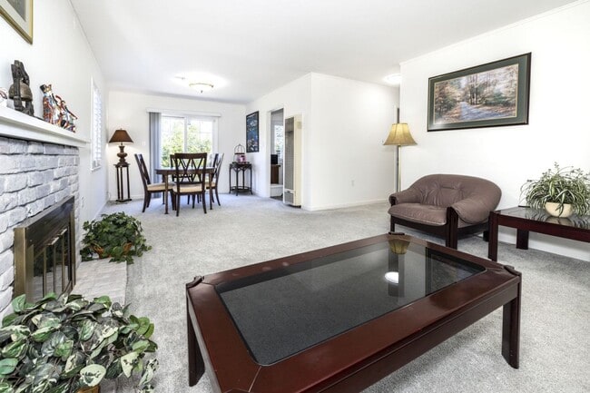 Building Photo - Lovingly Maintained 3 Bed, 1 Bath Home on Quiet Cul-de-Save