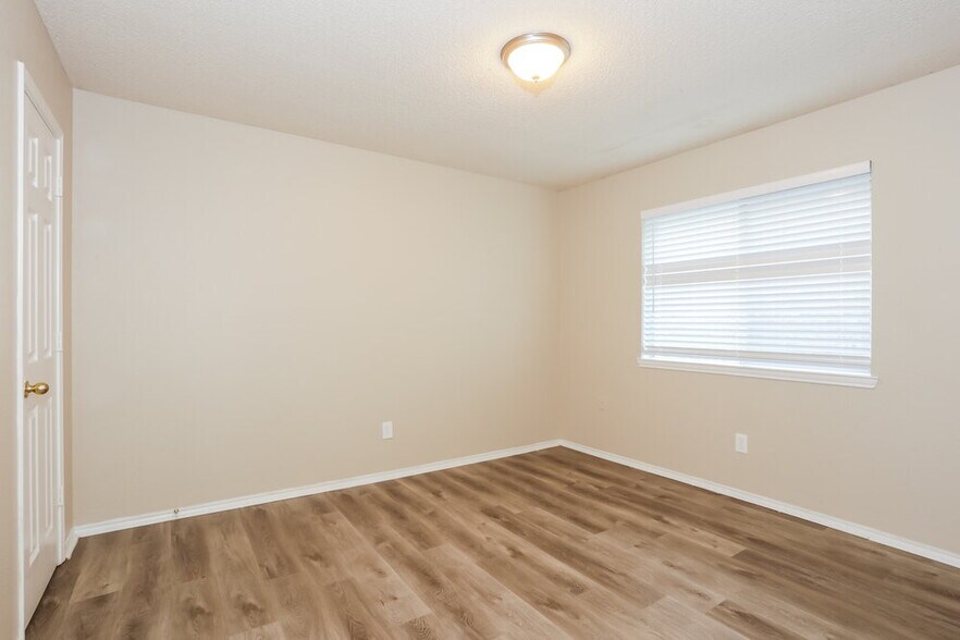 Building Photo - 216 Stone Creek Blvd