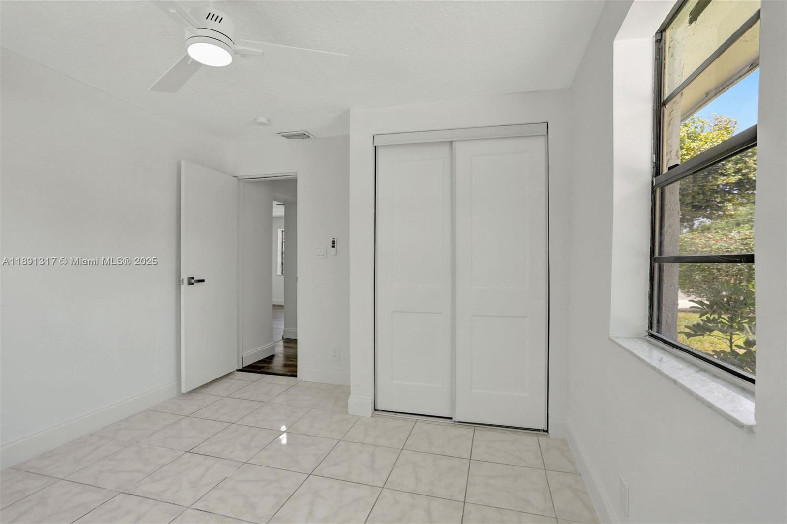 Building Photo - 2701 NW 18th Ter