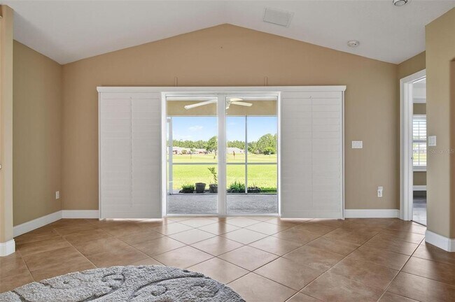 Building Photo - 108 Golfview Ct