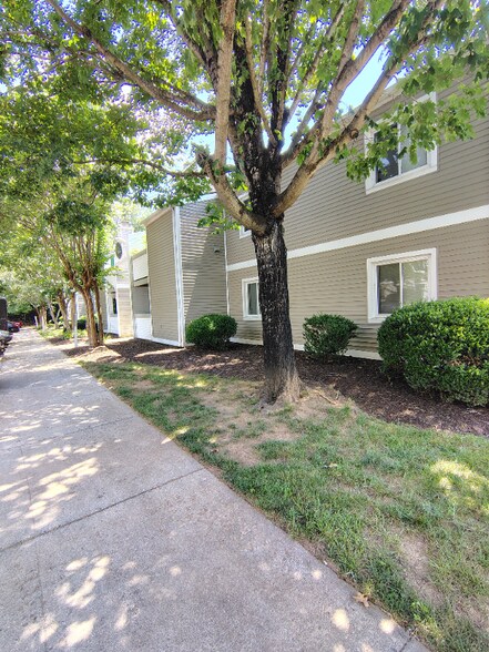 Primary Photo - 600 Reusens Rd