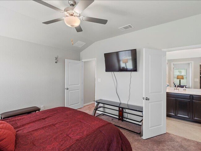 Building Photo - 200 Grapefruit Rd