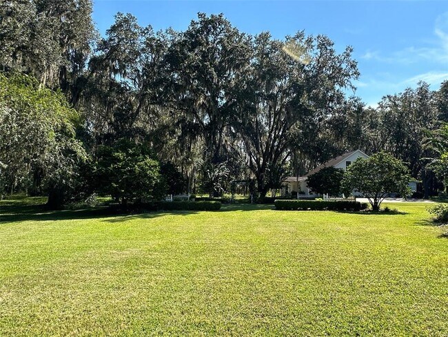 Building Photo - 6425 NW 202nd Pl