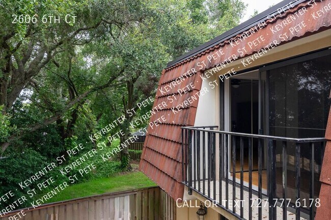Building Photo - 2606 6th Ct