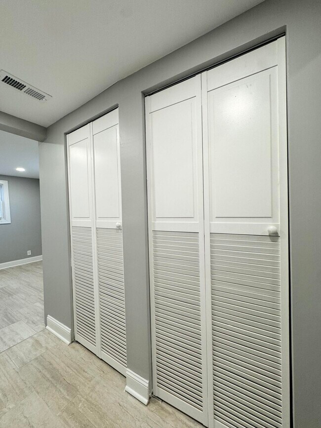 Building Photo - 353 Sherman Ave