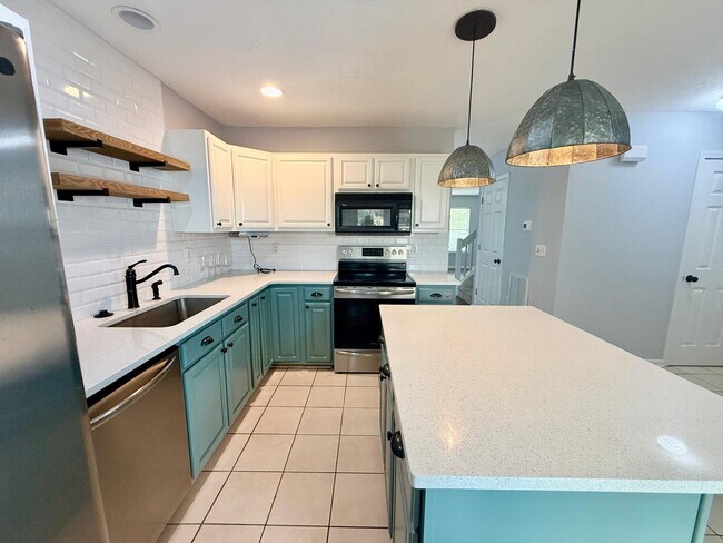 Building Photo - 12223 Paperbark Cir