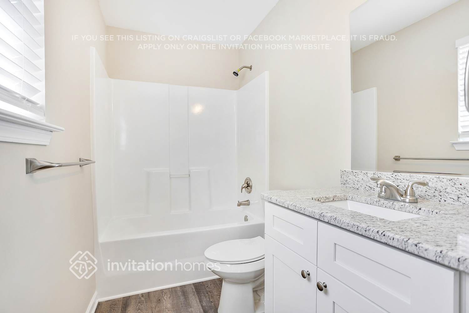 Building Photo - 371 Coral Cir