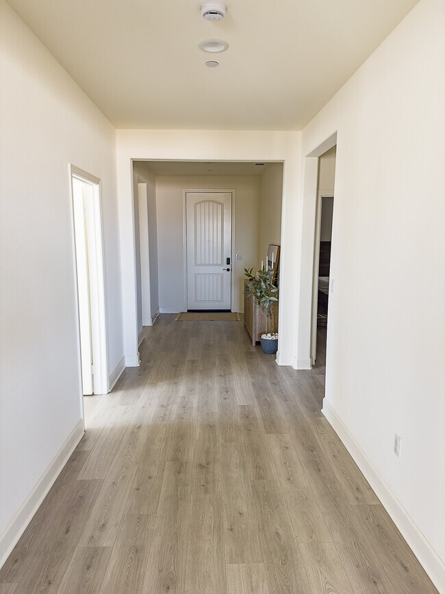 Building Photo - 58320 Coral View Way