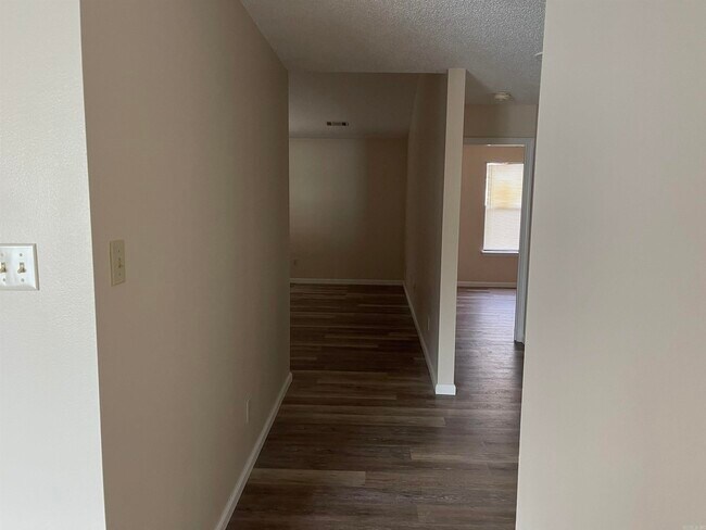 Building Photo - 2918 Forest Dr
