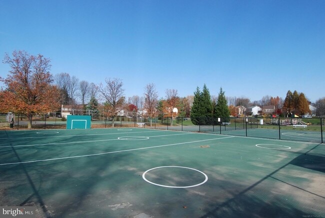 Building Photo - 2970 Schubert Dr