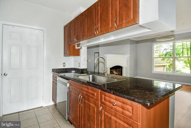 Building Photo - 12108 Garden Grove Cir