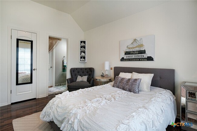 Building Photo - 30209 Oak Tree Dr