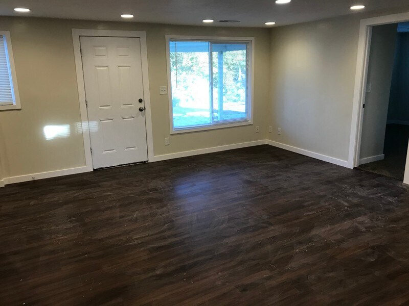Building Photo - 647 E Quail Trl Ln