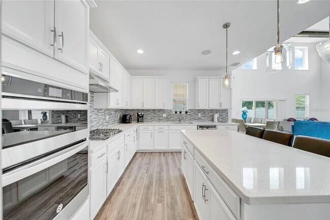 Building Photo - Stunning Fully Furnished 4 Bed Home with Resort-Style Community Amenities