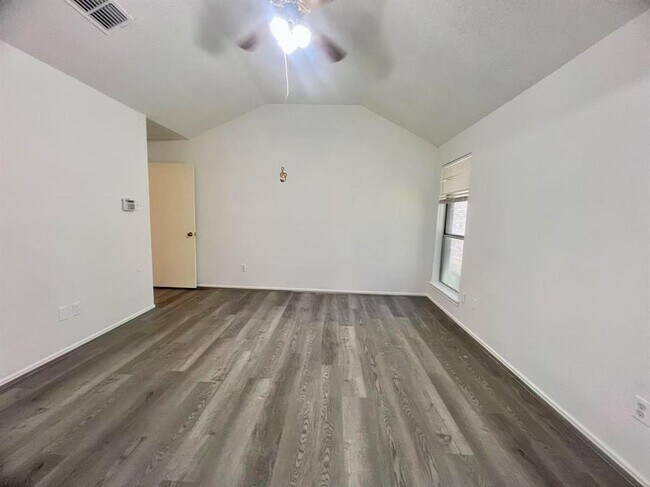 Building Photo - 14303 Kincheloe St