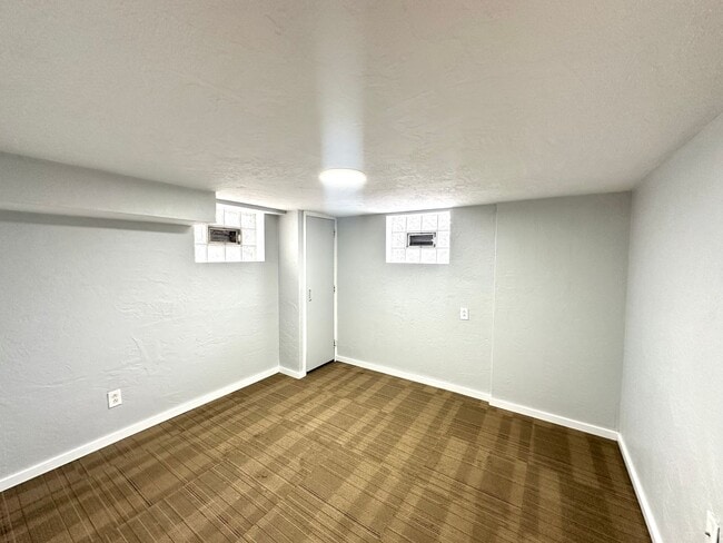 Building Photo - Cozy 2 Bed, 1 Bath Home in Jefferson Hills - Available Immediately!