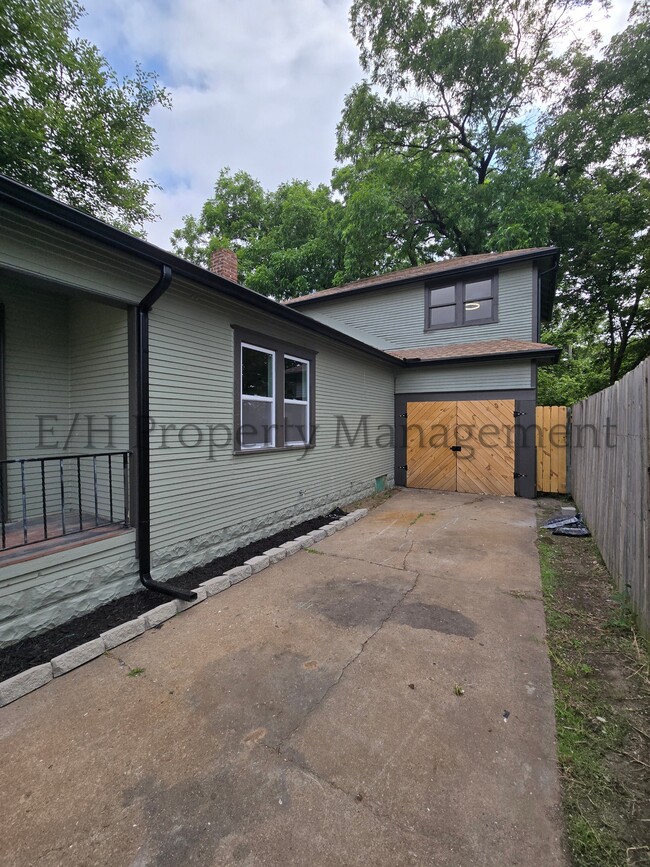 Building Photo - 244 N Athenian Ave